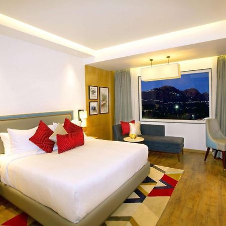 Hotel Ramada By Wyndham Katra Station Road Extérieur photo