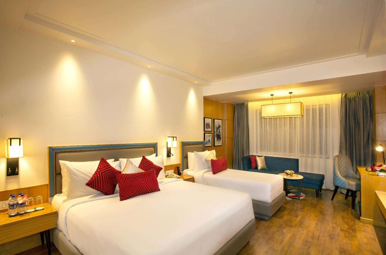 Hotel Ramada By Wyndham Katra Station Road Extérieur photo