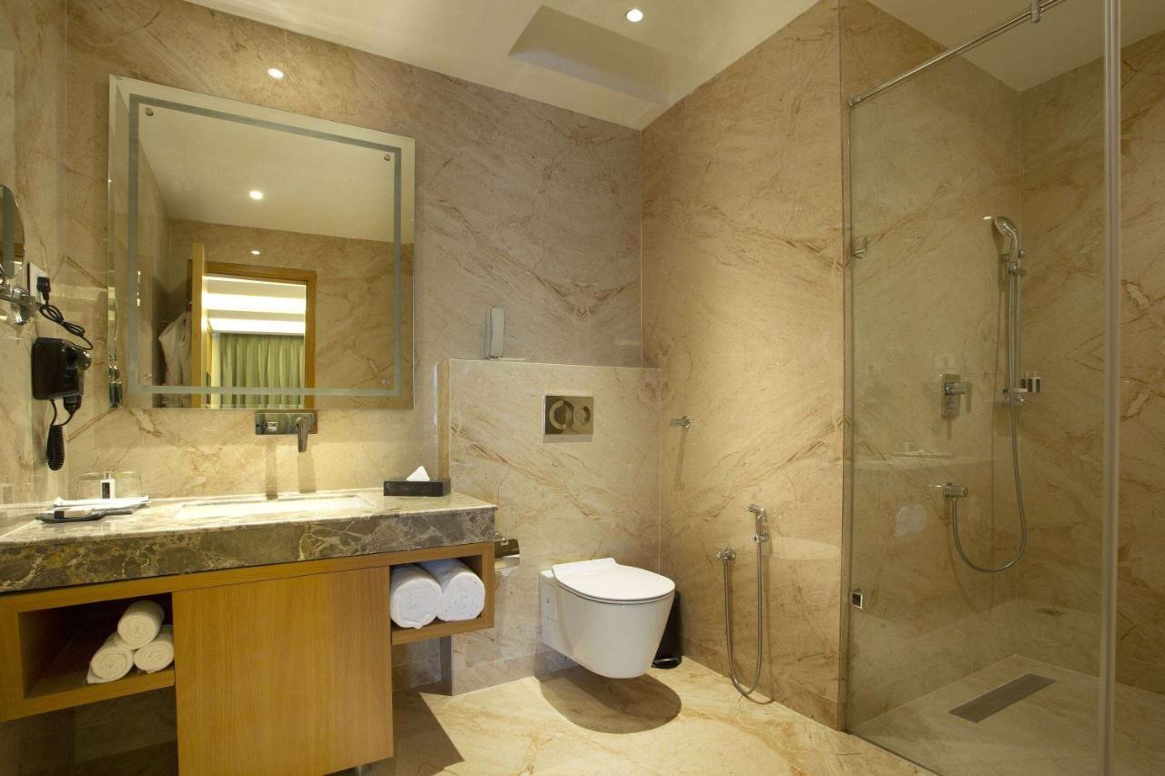 Hotel Ramada By Wyndham Katra Station Road Extérieur photo